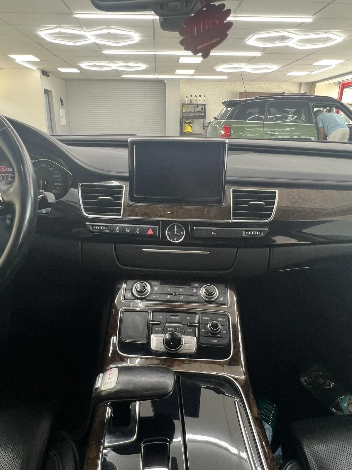 Audi A8 3.0 TDI - изображение 7