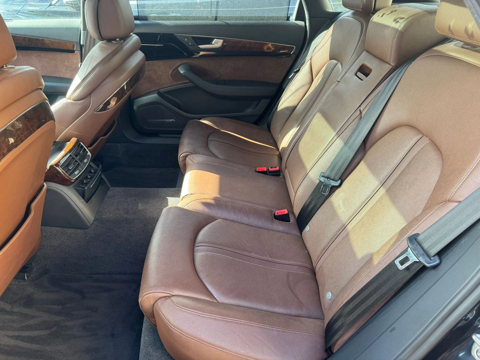 Audi A8 LONG* MATRIX* HEADUP* 360* ОБДУХ* BOSE* PANO - изображение 8