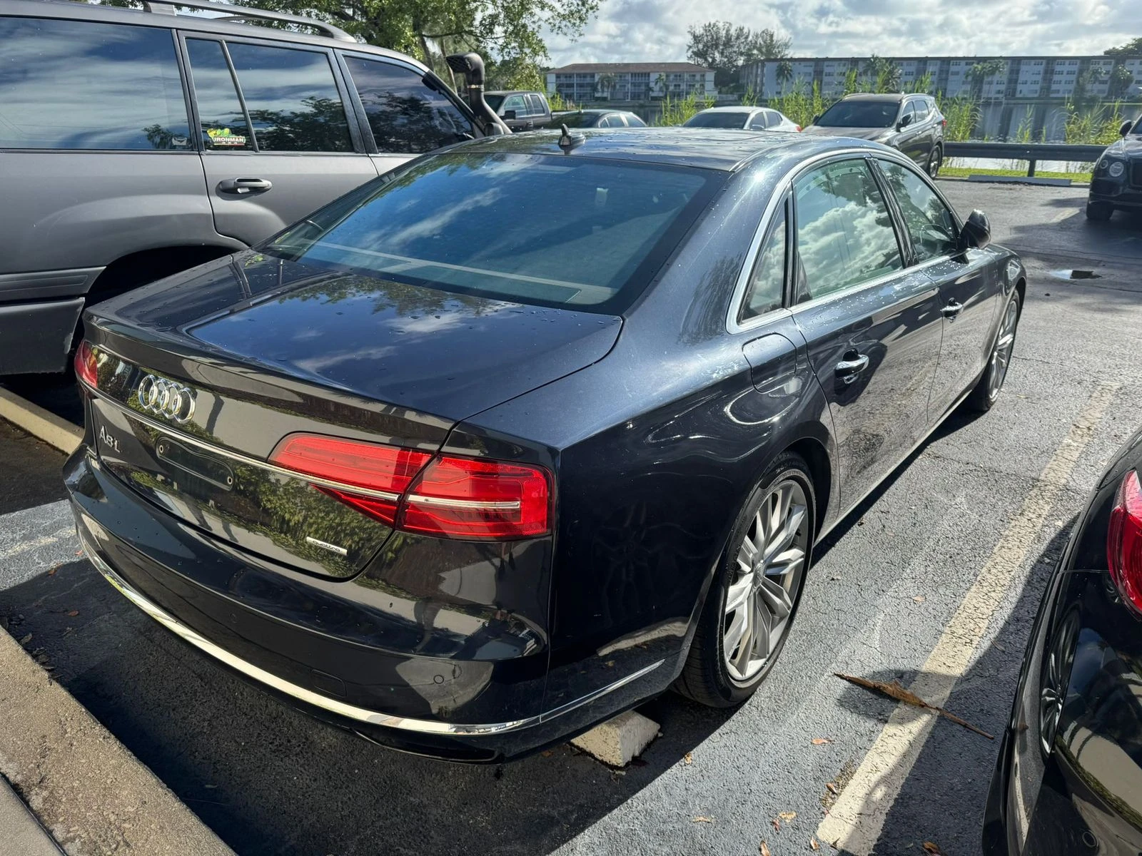 Audi A8 LONG* MATRIX* HEADUP* 360* ОБДУХ* BOSE* PANO - изображение 4