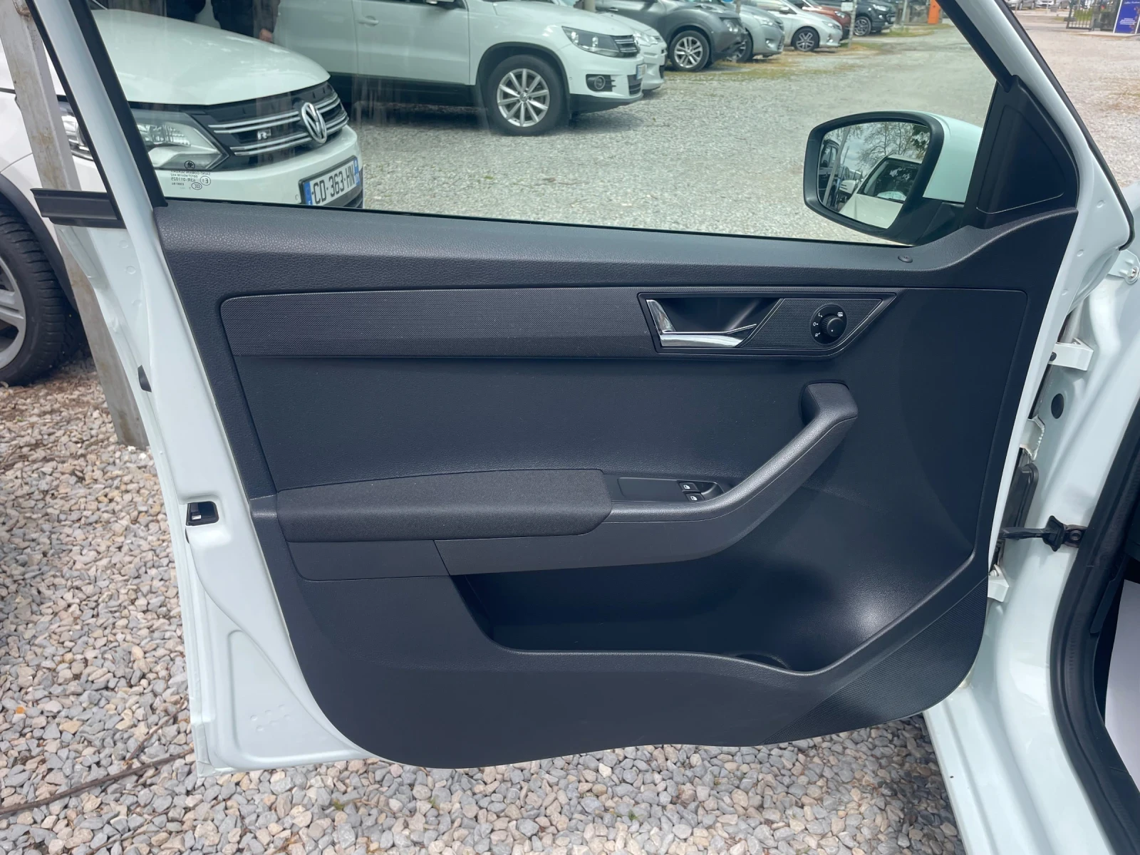 Skoda Fabia 1.4TDI105kc\DISTRONIK\NAVI | Mobile.bg � ����������� 9