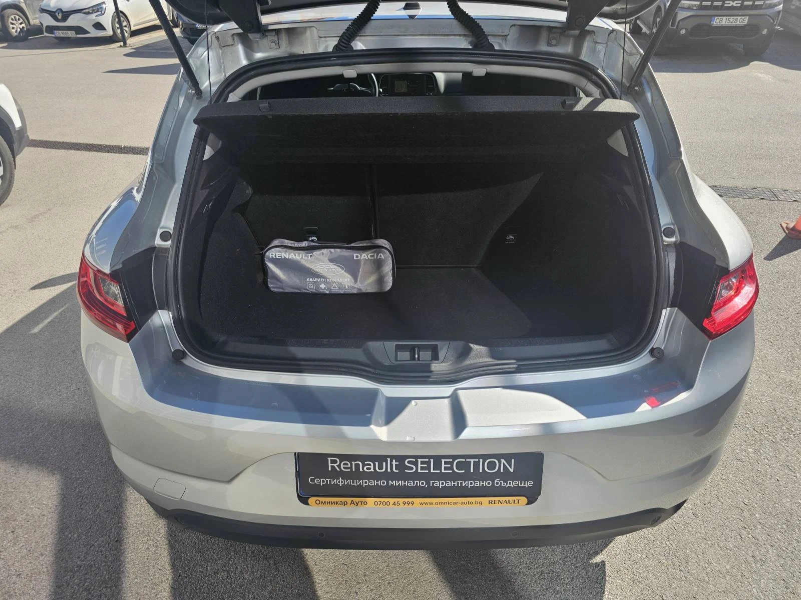 Renault Megane 1.2 TCe 132 BVM6, снимка 14 - Автомобили и джипове - 54122957