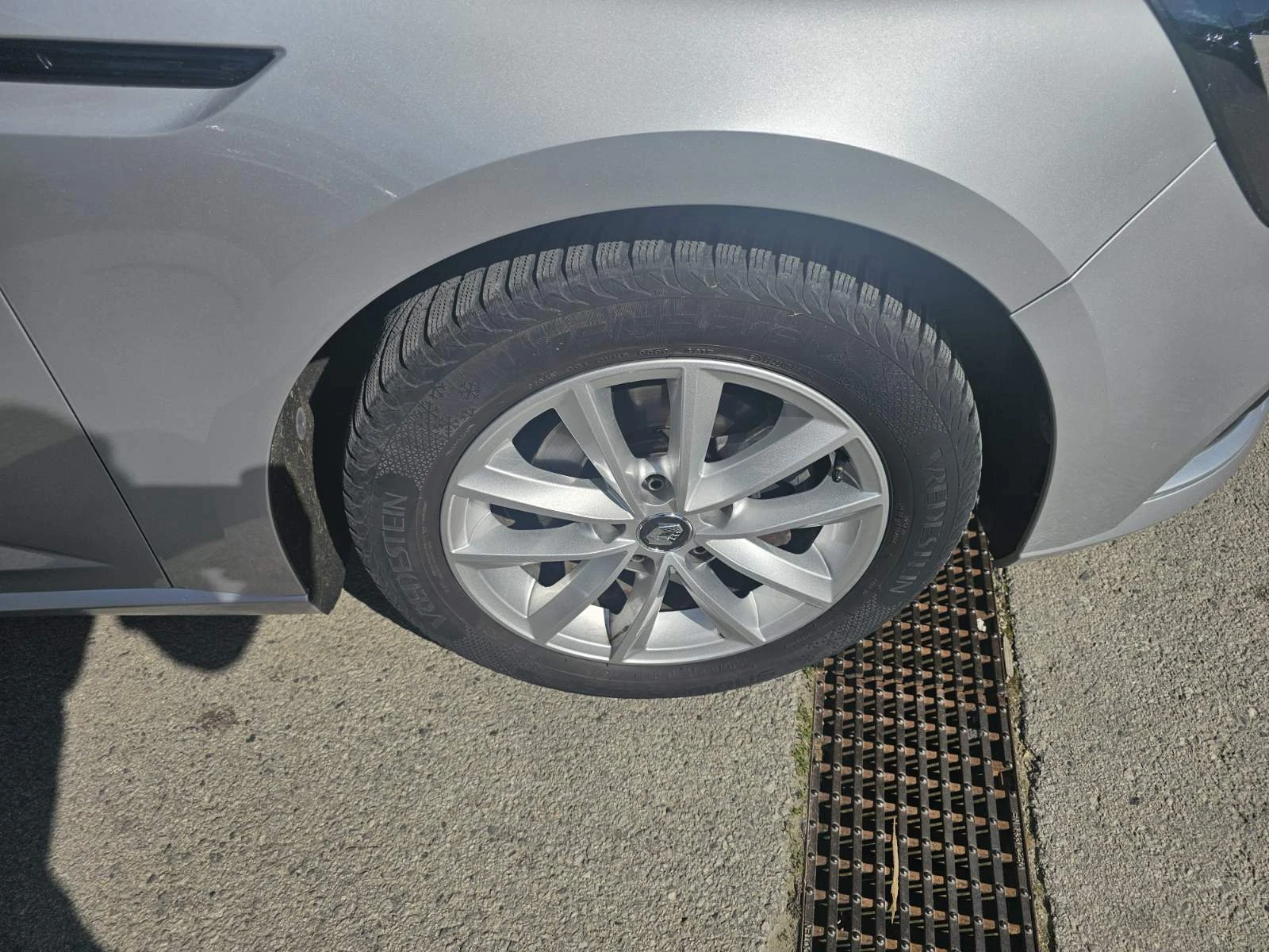 Renault Megane 1.2 TCe 132 BVM6, снимка 15 - Автомобили и джипове - 54122957