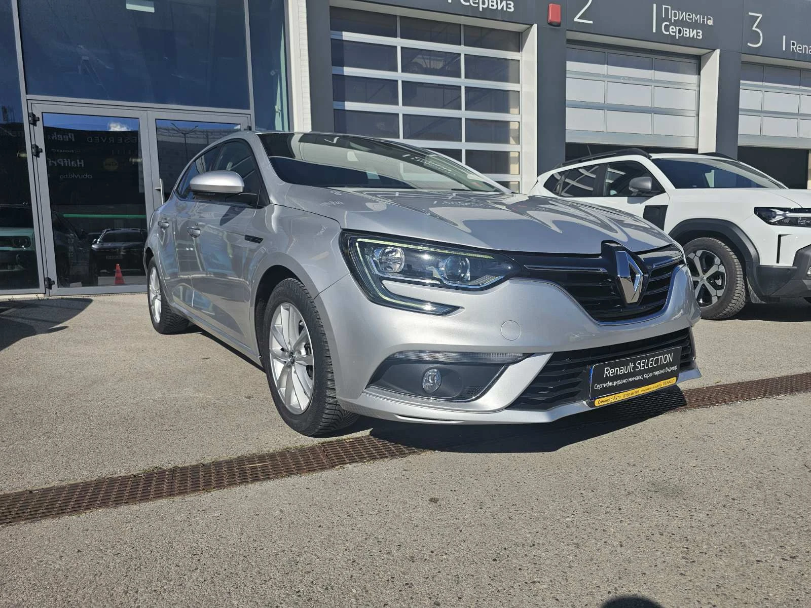 Renault Megane 1.2 TCe 132 BVM6, снимка 2 - Автомобили и джипове - 54122957