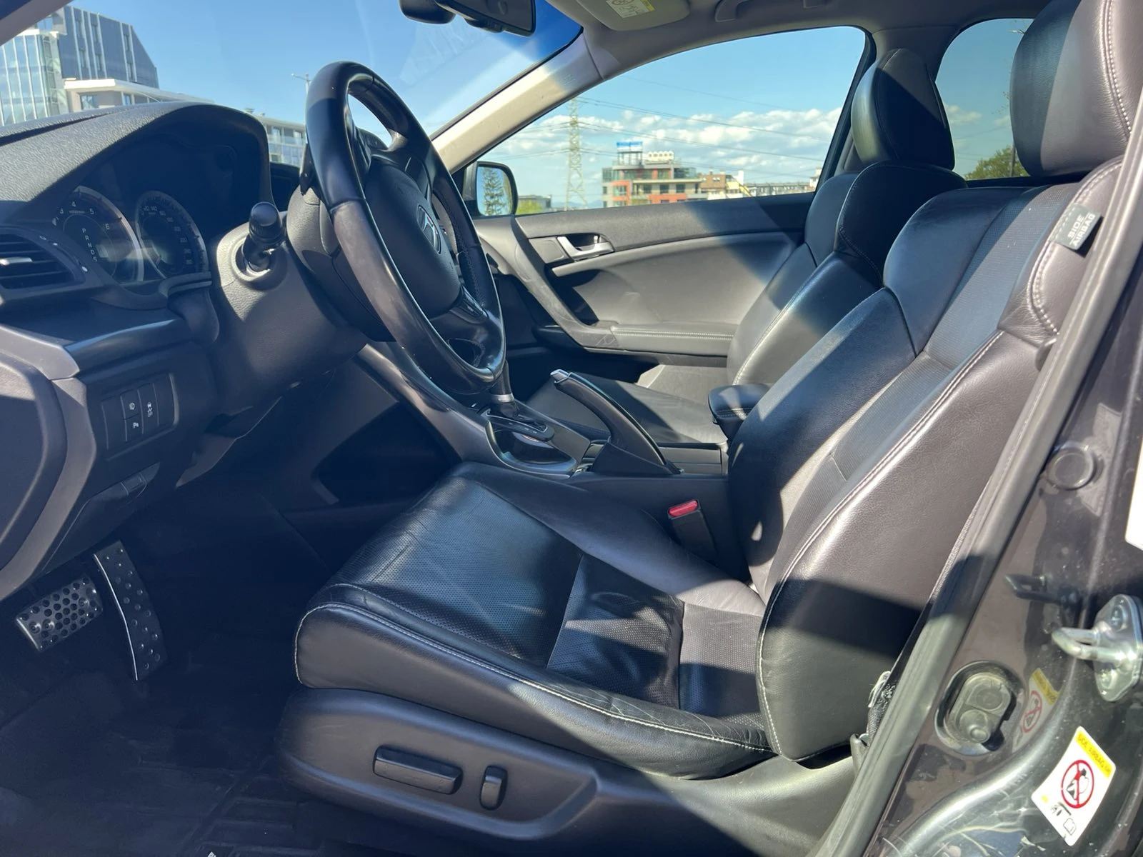 Honda Accord 2.2 i-DTEC-Executive, снимка 6 - Автомобили и джипове - 54314876