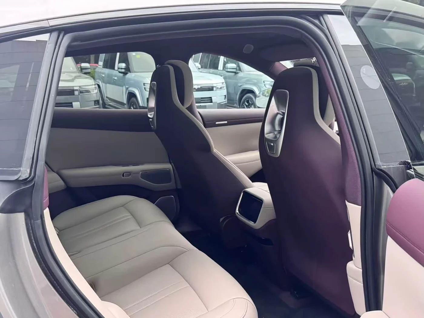 Xiaomi YU7 Long Range AWD PRO autogeorge.com, снимка 12 - Автомобили и джипове - 54629625