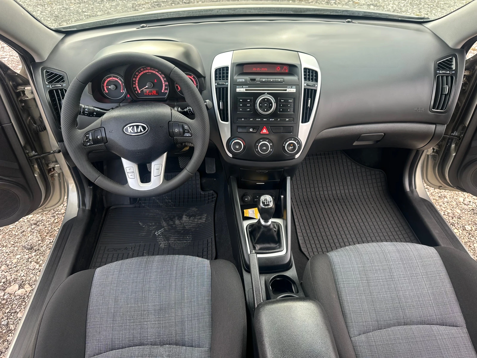 Kia Ceed 1.6CRDI 90kc FACE, снимка 10 - Автомобили и джипове - 54641211