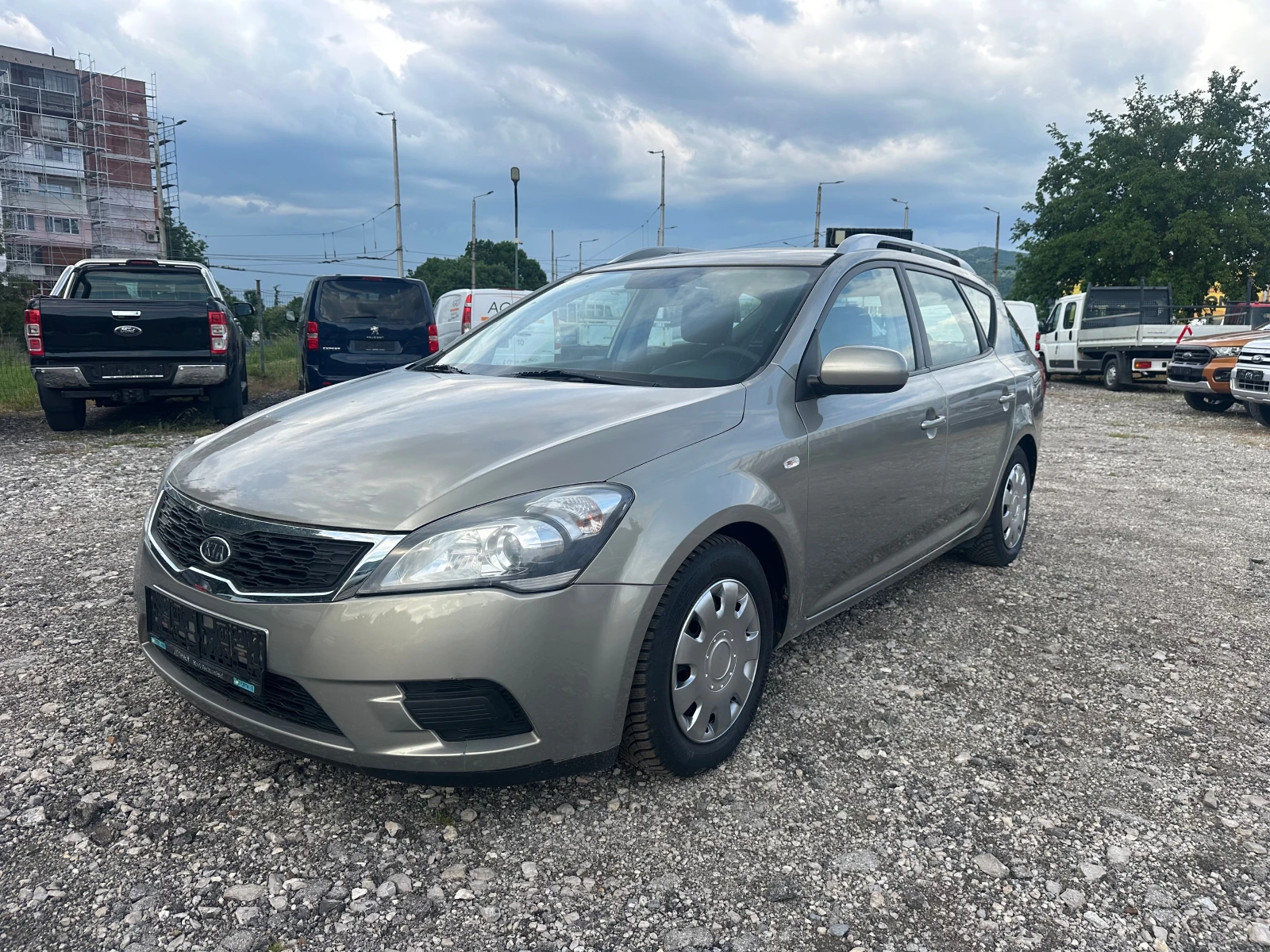 Kia Ceed 1.6CRDI 90kc FACE, снимка 7 - Автомобили и джипове - 54641211