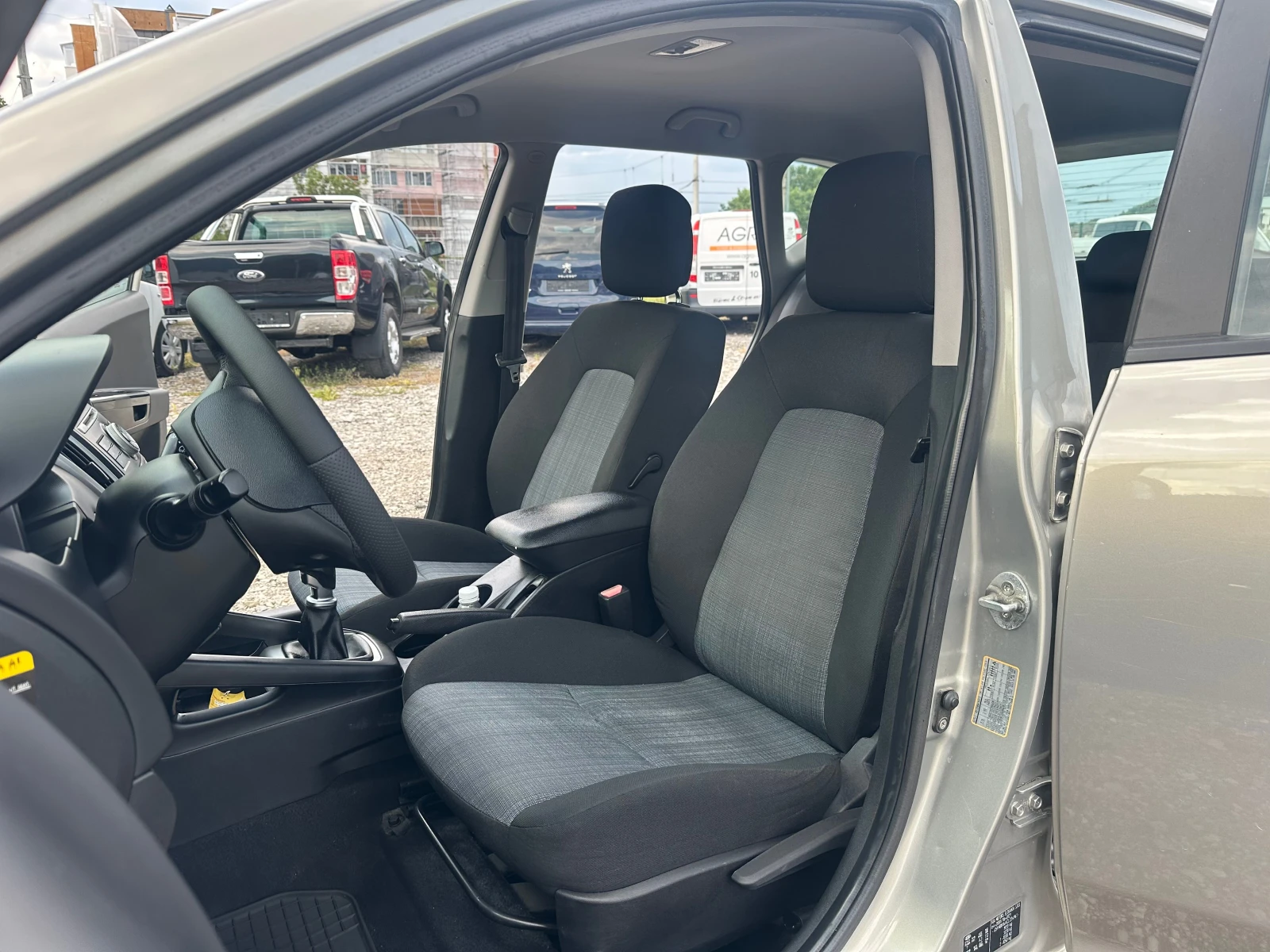 Kia Ceed 1.6CRDI 90kc FACE, снимка 9 - Автомобили и джипове - 54641211