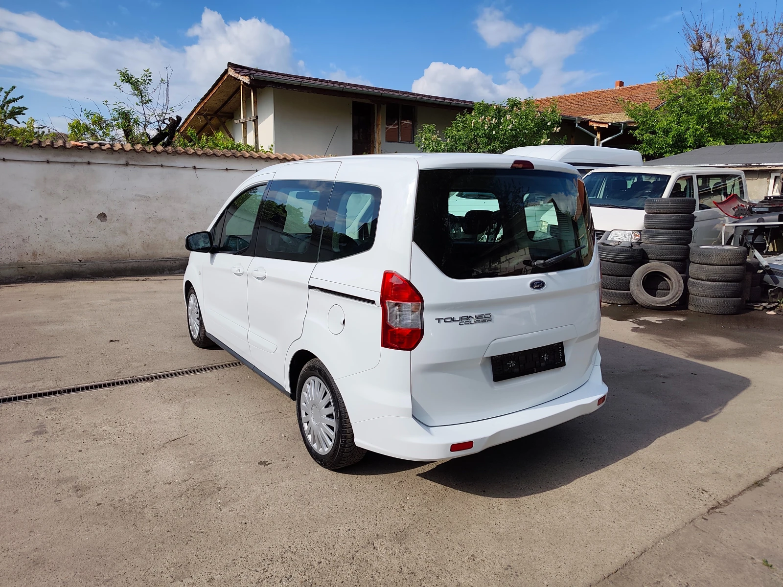 Ford Tourneo Connect 1.5 TDCI, снимка 6 - Автомобили и джипове - 54644174