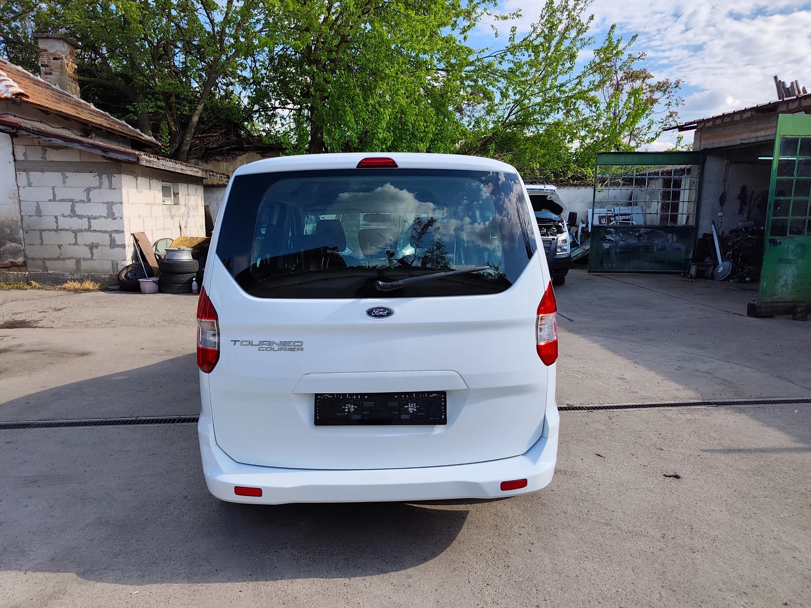 Ford Tourneo Connect 1.5 TDCI, снимка 3 - Автомобили и джипове - 54644174