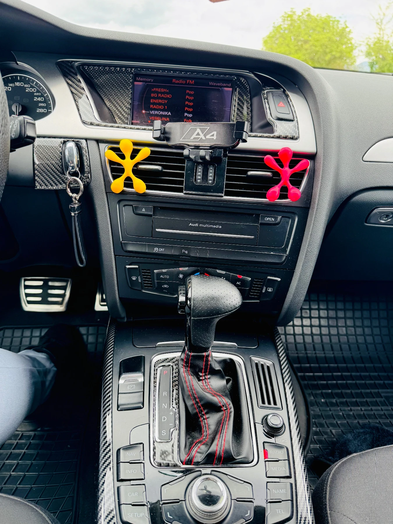 Audi A4 Avant facelift, снимка 8 - Автомобили и джипове - 54654723