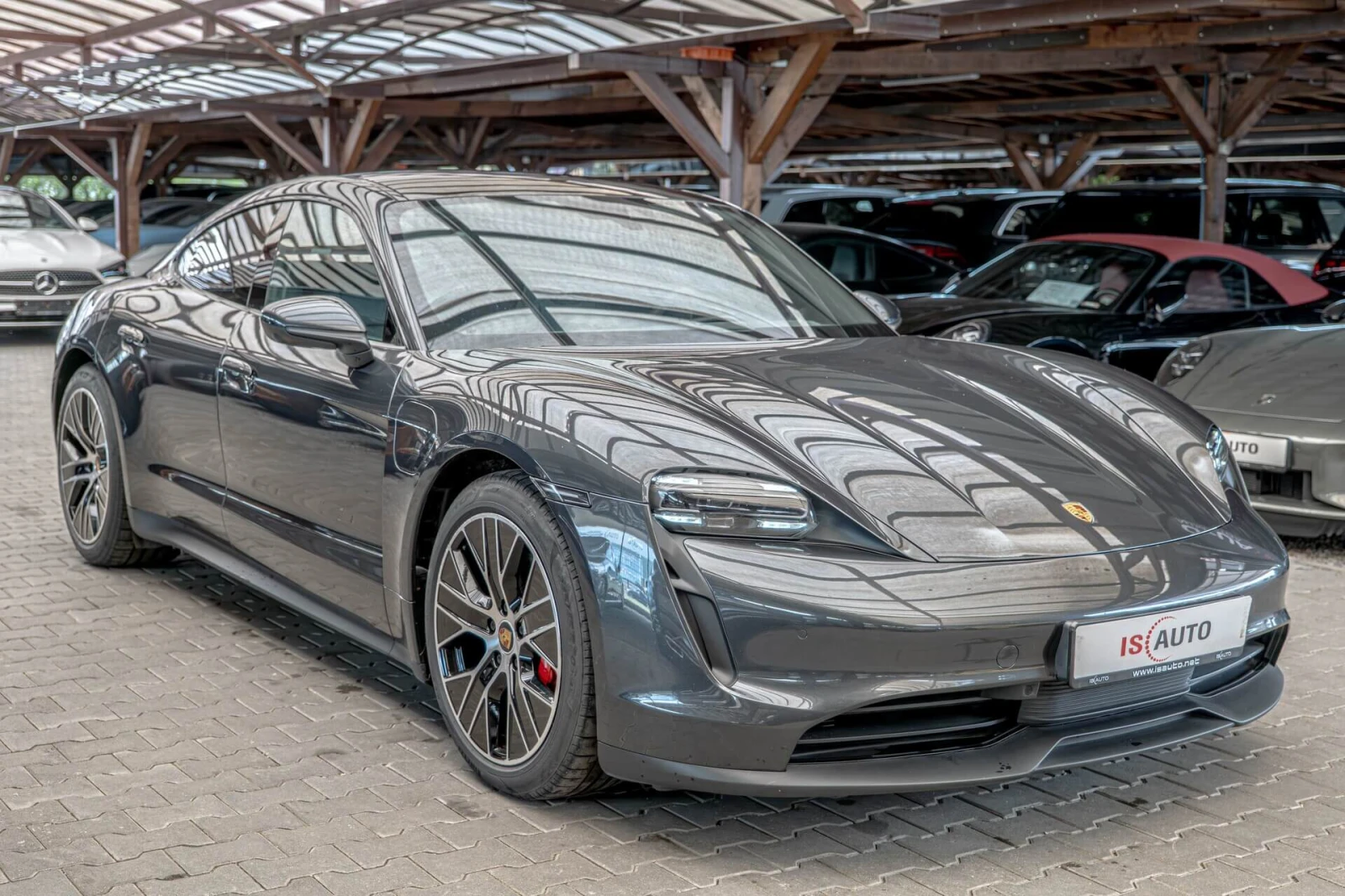 Porsche Taycan 4s Perf./PDLS/PESS/PVTS Plus/PASM/Камера 360/, снимка 2 - Автомобили и джипове - 54704315