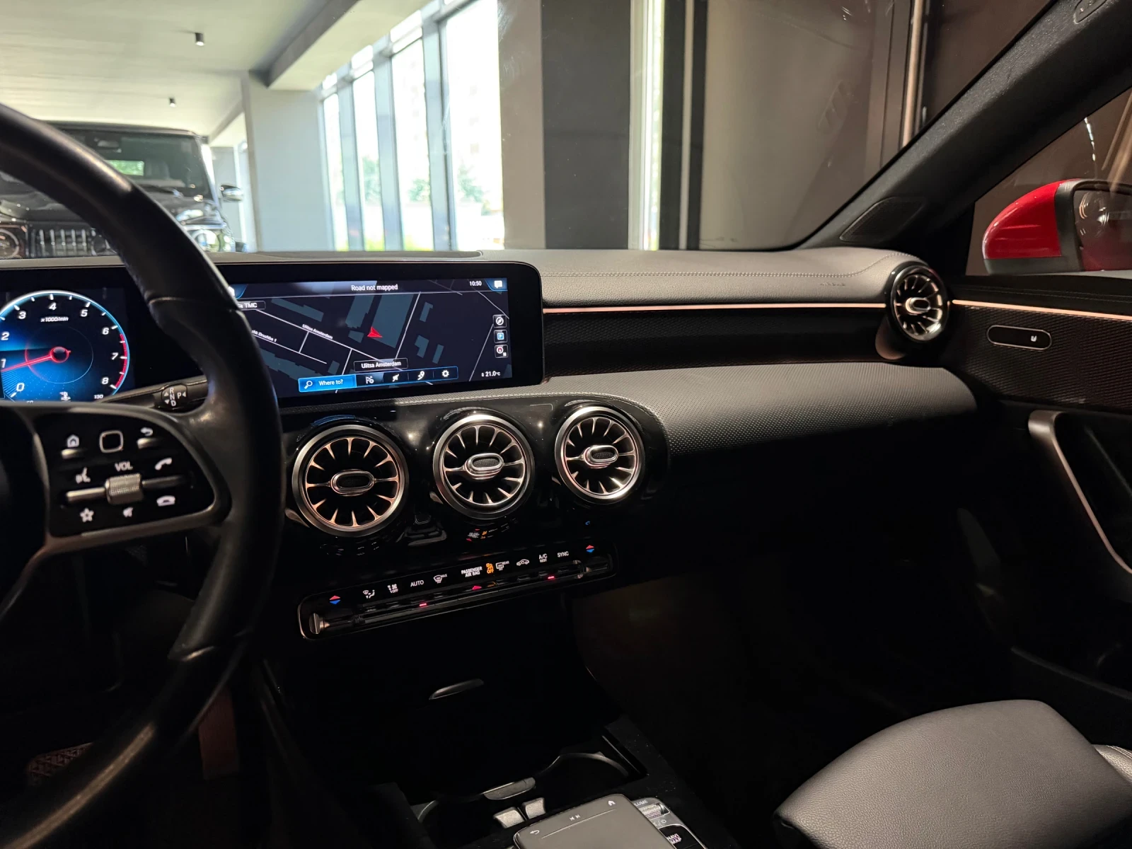 Mercedes-Benz CLA 200, снимка 9 - Автомобили и джипове - 54788635