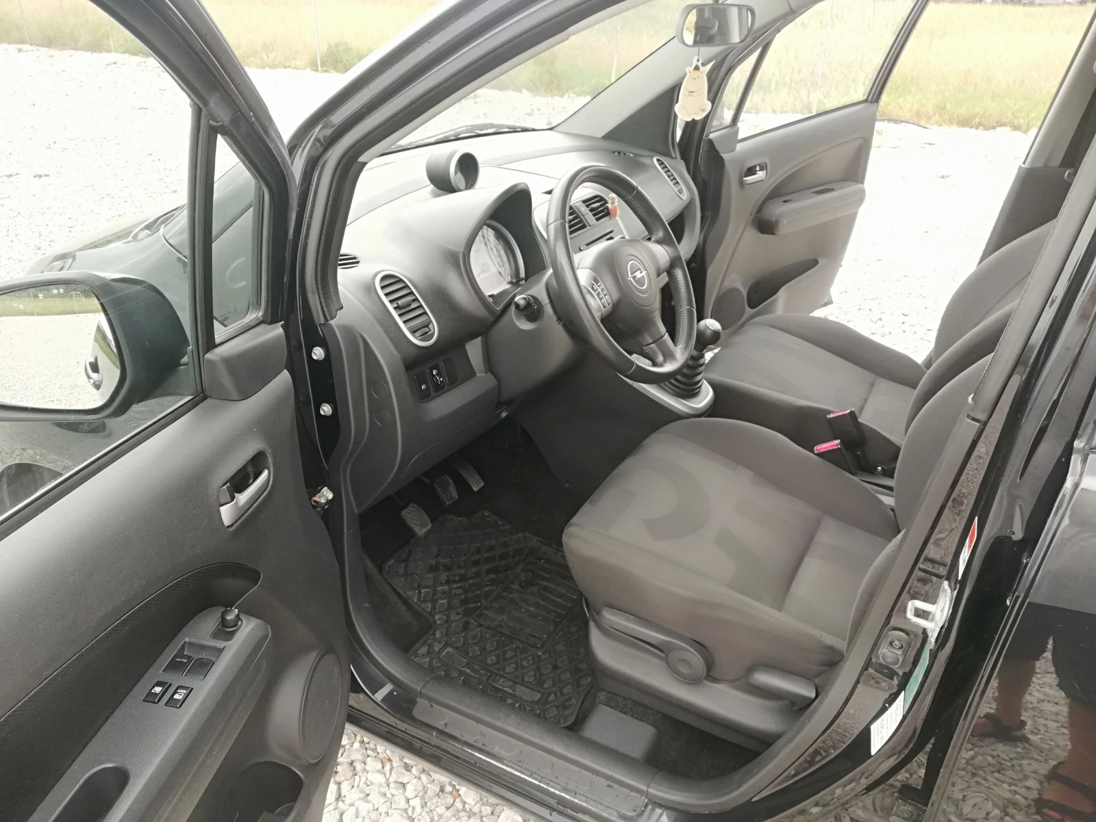 Opel Agila 1.2i kli, снимка 9 - Автомобили и джипове - 55012358
