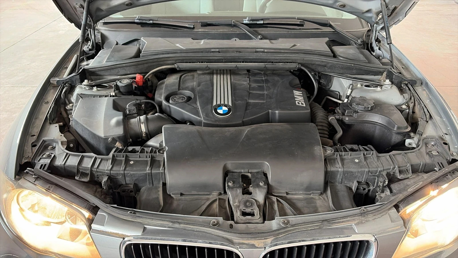 BMW 120 АВТОМАТ/ПОДГРЕВ/ПАРКТРОНИК/МУЛТИ/200 хил.км, снимка 14 - Автомобили и джипове - 55225885