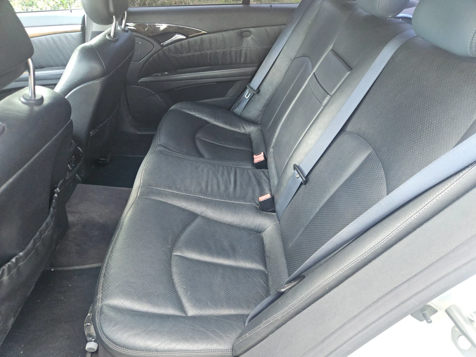 Mercedes-Benz E 320 320cdi , вс. пл. / работещ климатеоник/, снимка 11 - Автомобили и джипове - 55666662