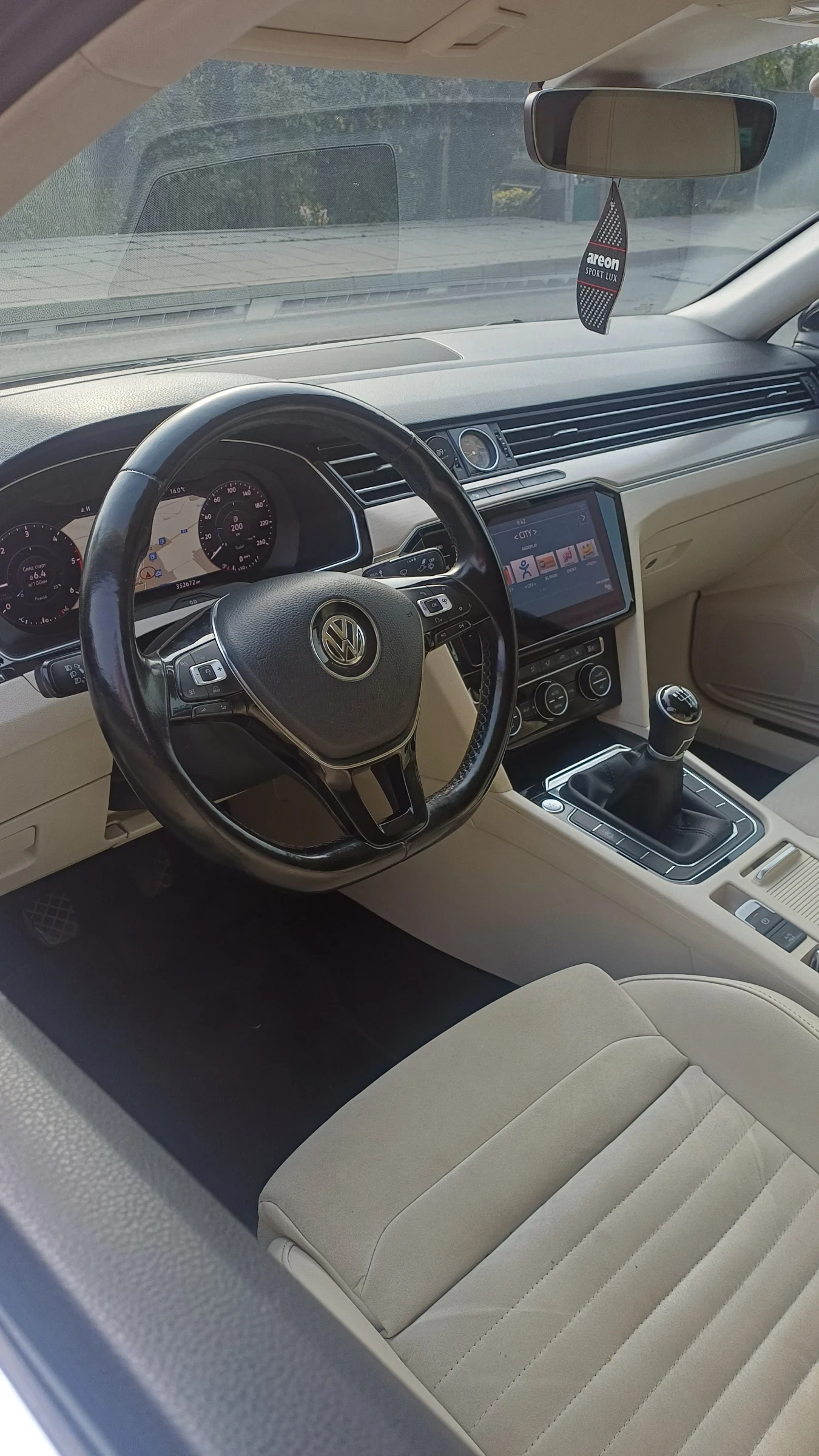VW Passat, снимка 14 - Автомобили и джипове - 55851979