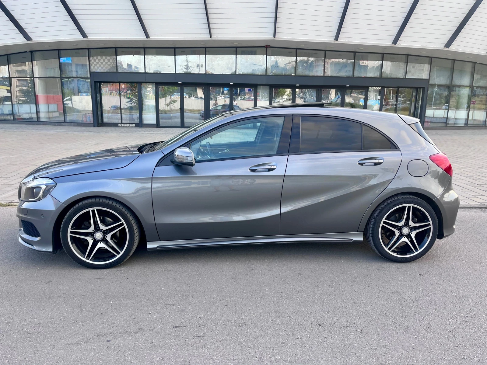 Mercedes-Benz A 200 AMG Pack, снимка 4 - Автомобили и джипове - 55879047