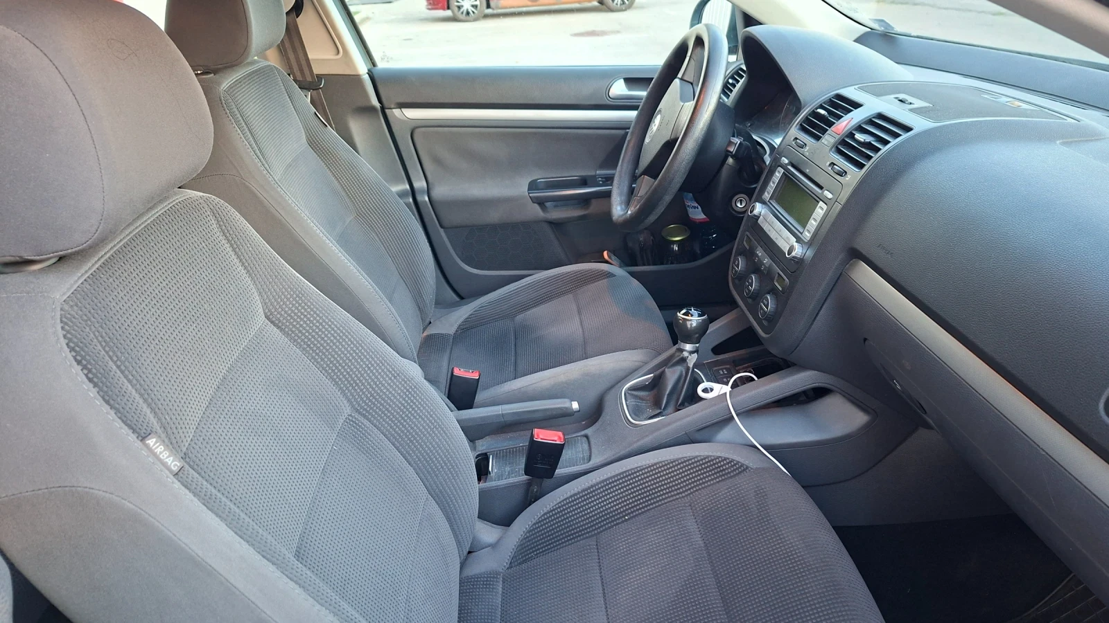 VW Jetta, снимка 10 - Автомобили и джипове - 56541522