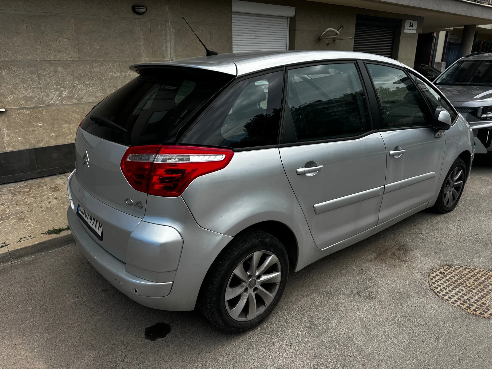 Citroen C4 Picasso, снимка 4 - Автомобили и джипове - 56064484