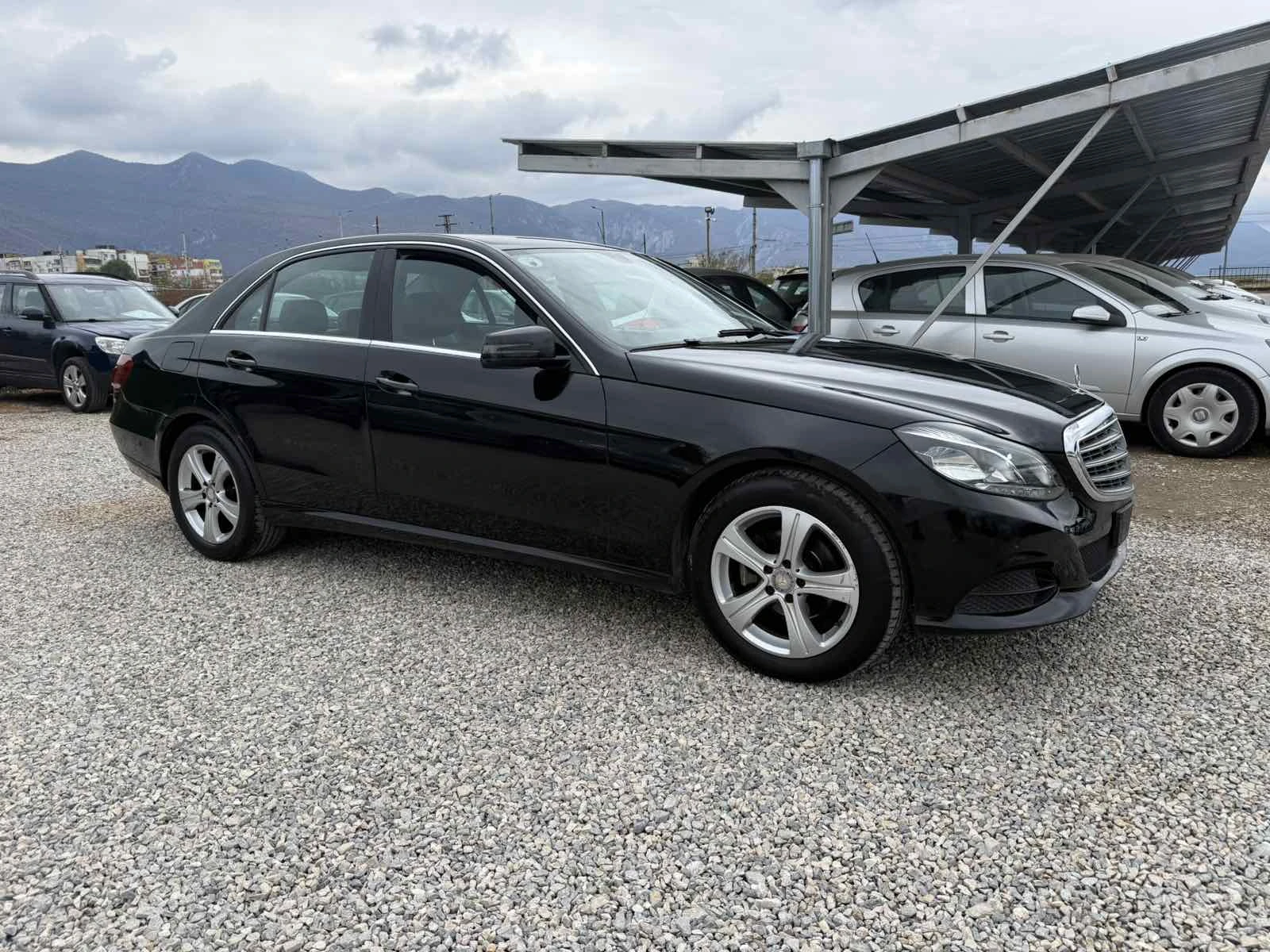 Mercedes-Benz E 220 CDI FaceLift 9GTronic, снимка 4 - Автомобили и джипове - 56258306