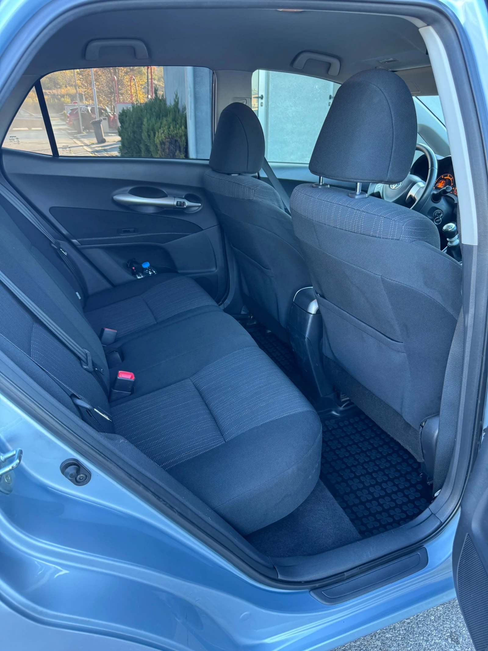 Toyota Auris 2.0 D4D 126.�� | Mobile.bg � ����������� 9