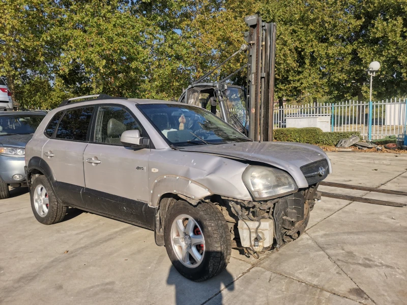 Hyundai Tucson 2.0 crdi 112кс, снимка 3 - Автомобили и джипове - 47850458