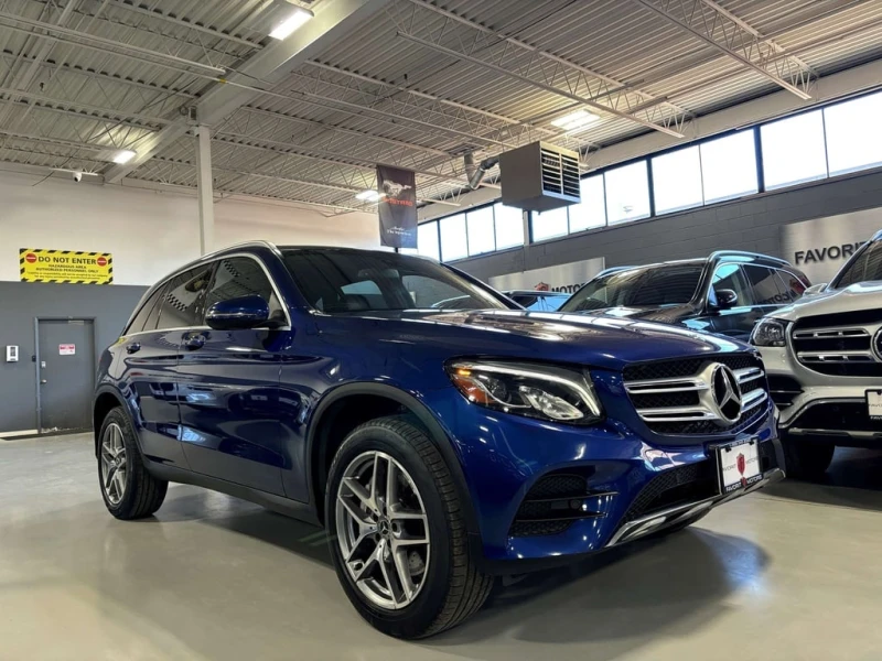 Mercedes-Benz GLC 300 4MATIC| NAV| BLACKWOOD| DUALROOF| LED| LEATHER, снимка 2 - Автомобили и джипове - 53100963