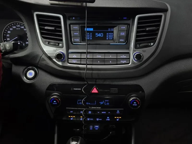 Hyundai Tucson 1.7 2WD MODERN, снимка 14 - Автомобили и джипове - 55801534