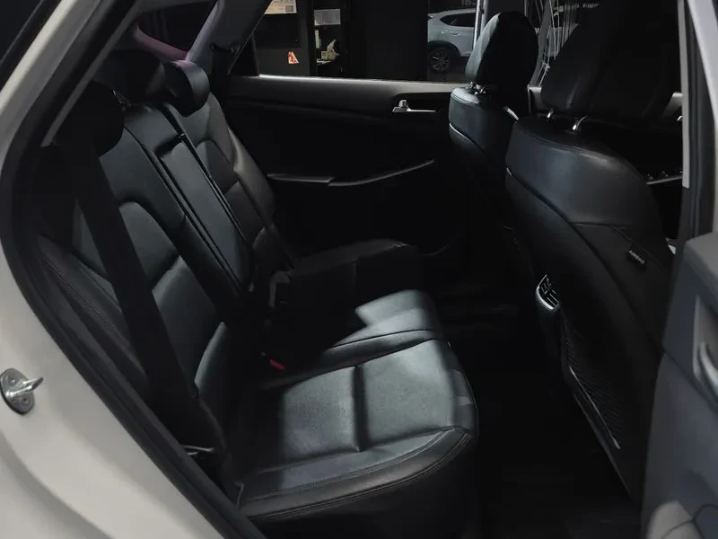 Hyundai Tucson 1.7 2WD MODERN, снимка 11 - Автомобили и джипове - 55801534