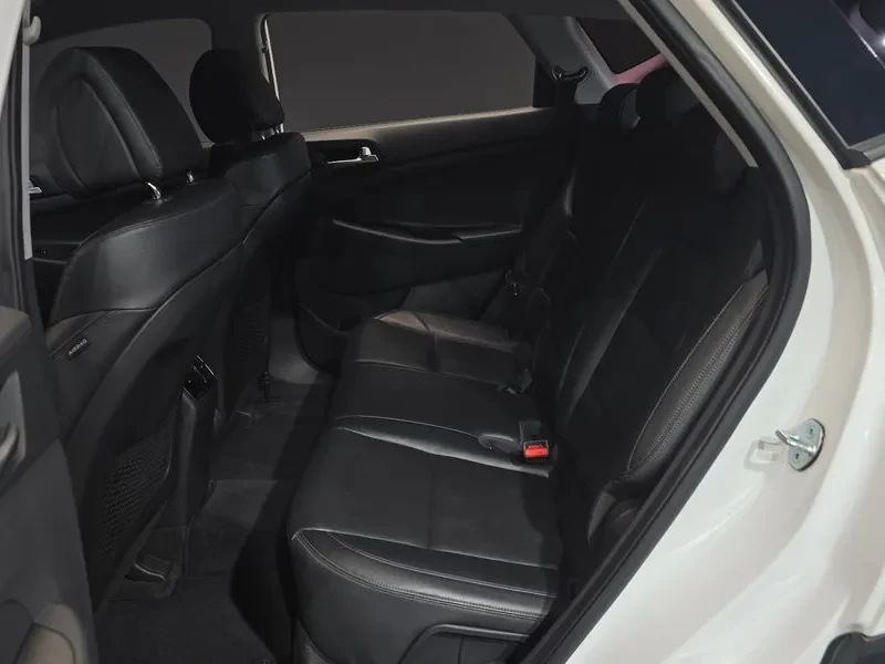 Hyundai Tucson 1.7 2WD MODERN, снимка 12 - Автомобили и джипове - 55801534