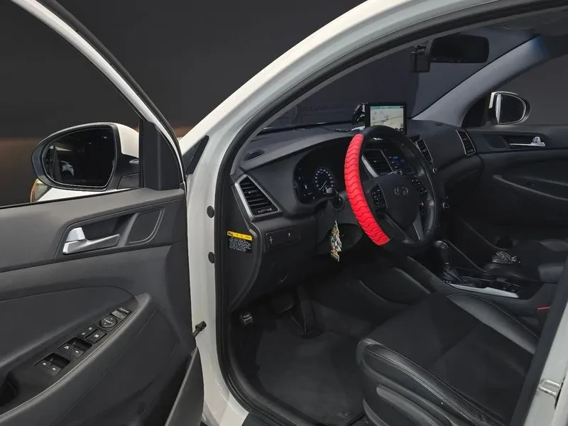 Hyundai Tucson 1.7 2WD MODERN, снимка 10 - Автомобили и джипове - 55801534