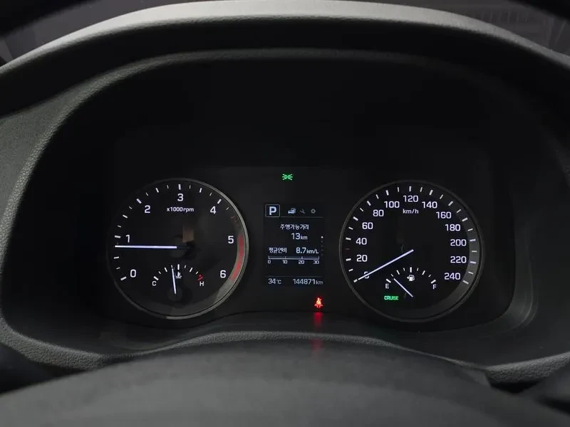 Hyundai Tucson 1.7 2WD MODERN, снимка 8 - Автомобили и джипове - 55801534