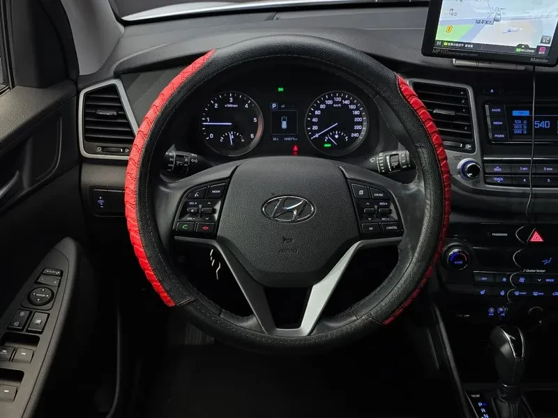 Hyundai Tucson 1.7 2WD MODERN, снимка 13 - Автомобили и джипове - 55801534