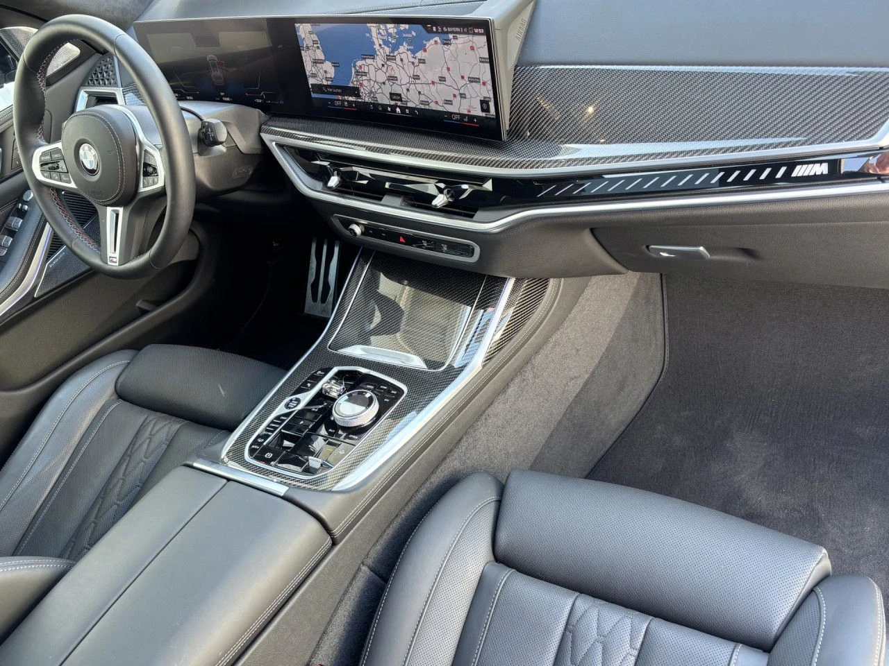 BMW X7 M60i/xDrive/EXCLUSIV/CARBON/B&W/SKY LOUNGE/HEAD UP - изображение 7