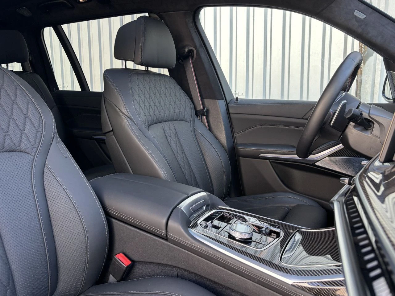 BMW X7 M60i/xDrive/EXCLUSIV/CARBON/B&W/SKY LOUNGE/HEAD UP - изображение 9