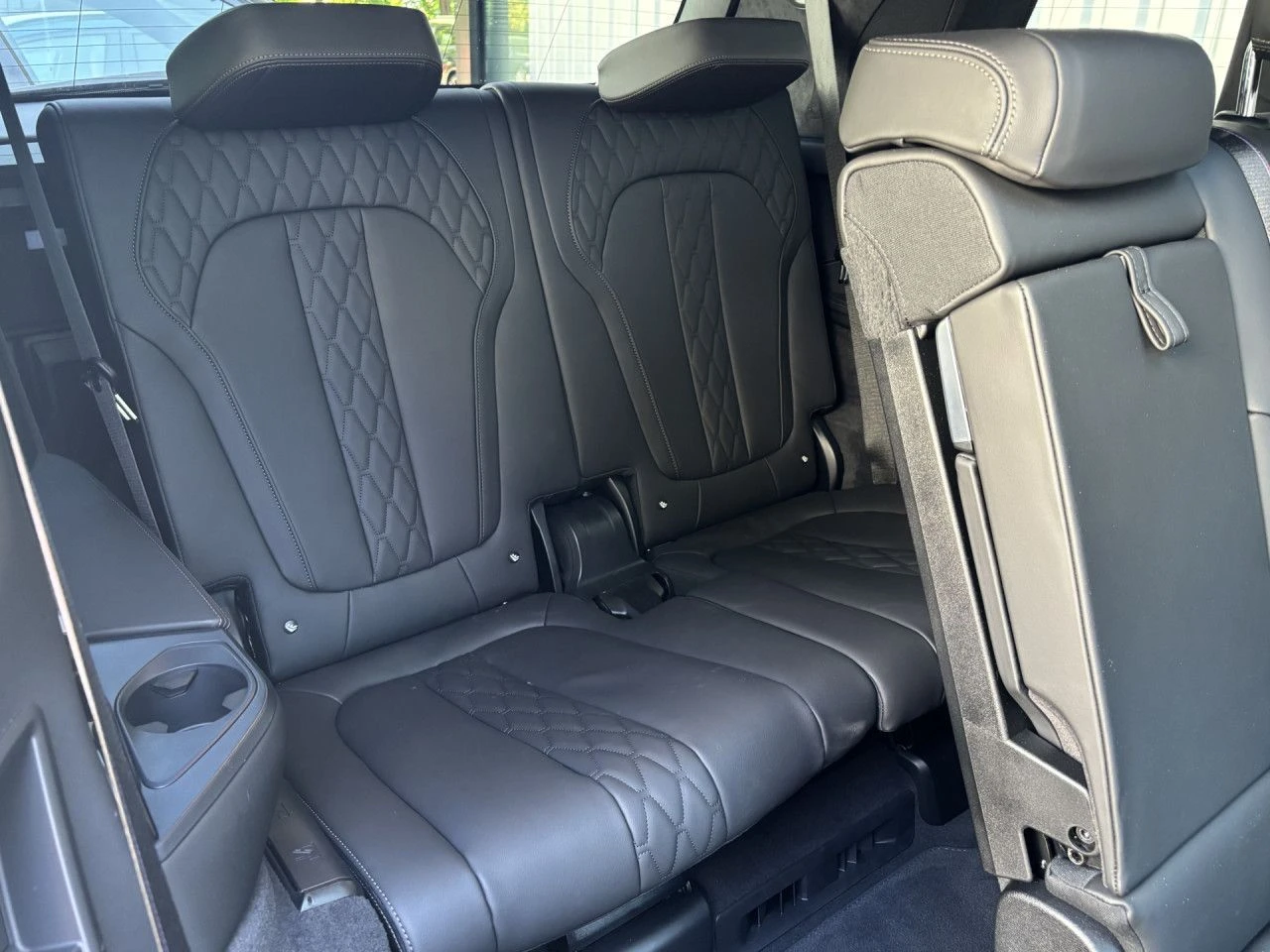 BMW X7 M60i/xDrive/EXCLUSIV/CARBON/B&W/SKY LOUNGE/HEAD UP | Mobile.bg   11