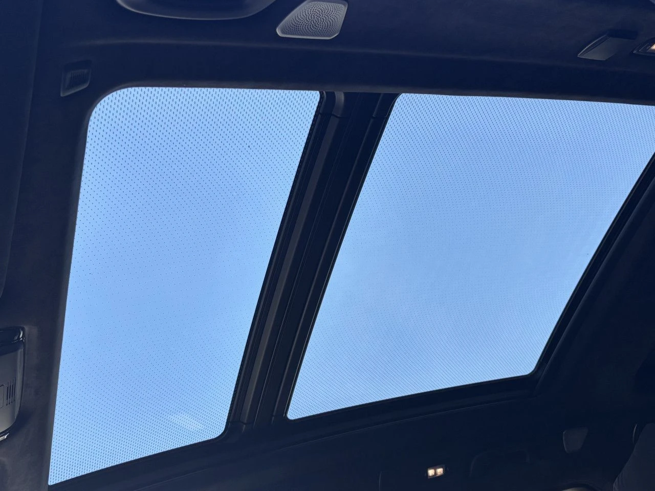 BMW X7 M60i/xDrive/EXCLUSIV/CARBON/B&W/SKY LOUNGE/HEAD UP | Mobile.bg   12