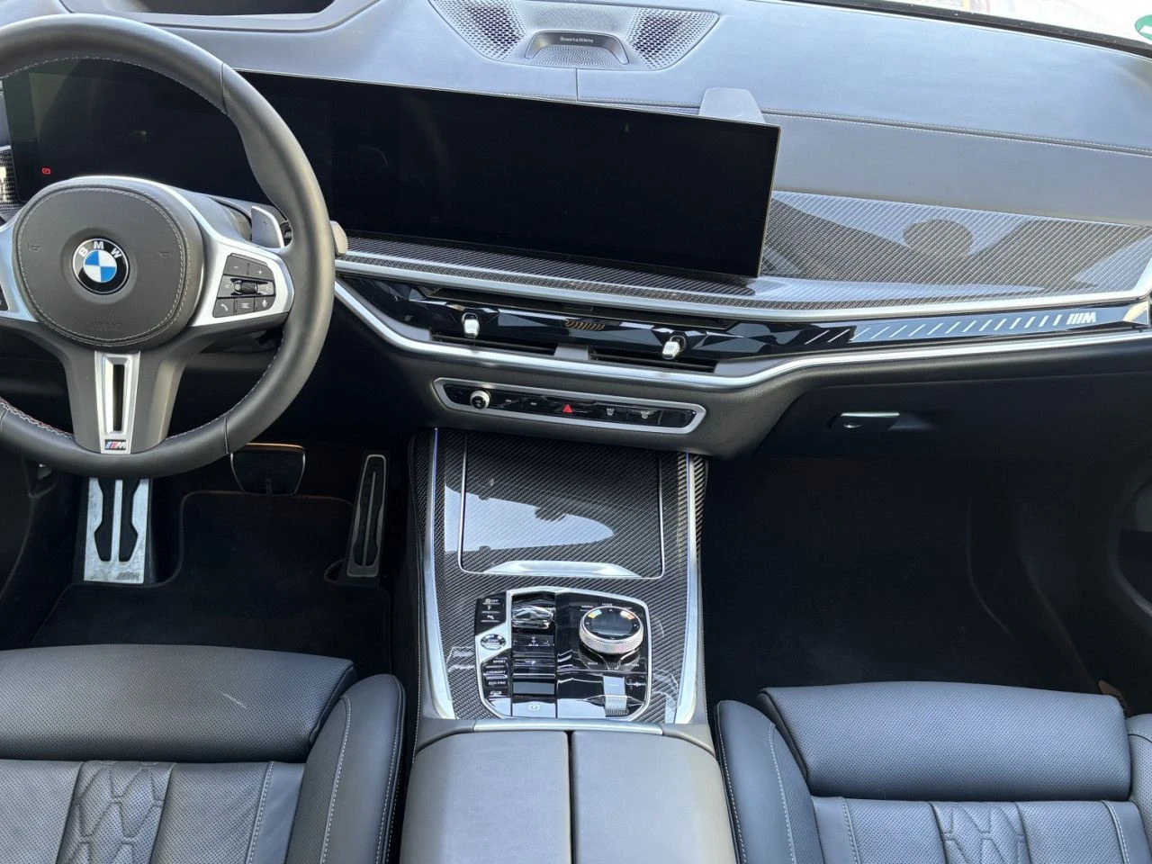 BMW X7 M60i/xDrive/EXCLUSIV/CARBON/B&W/SKY LOUNGE/HEAD UP - изображение 6