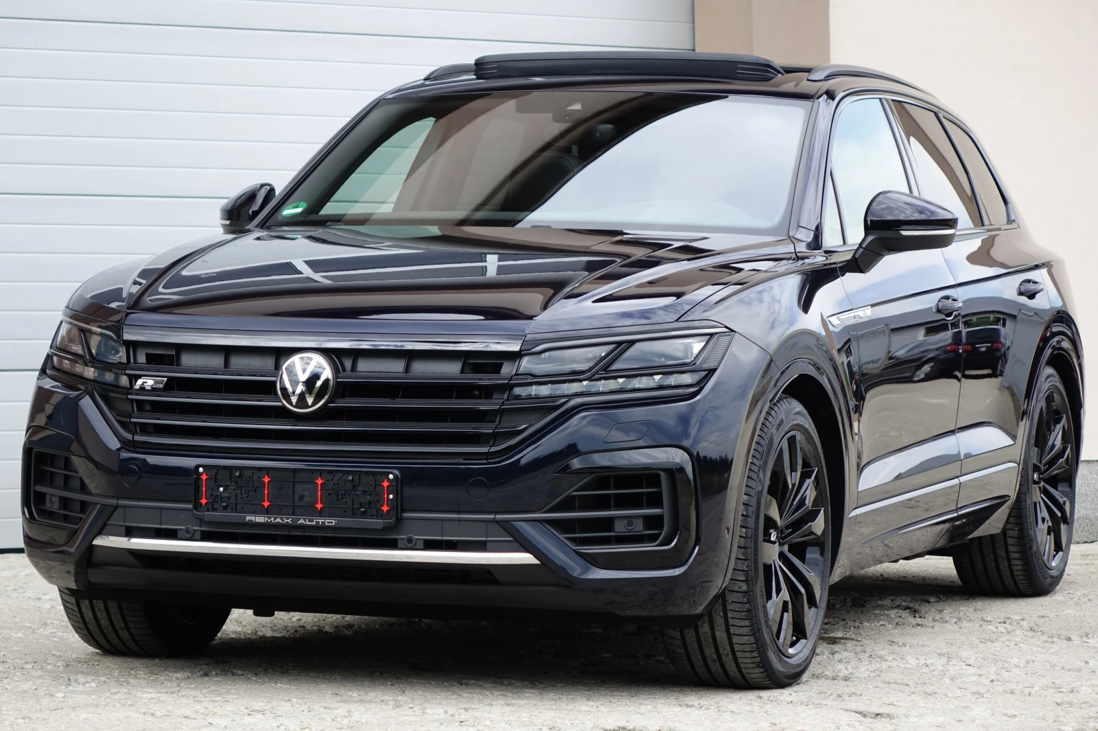VW Touareg FACELIFT* R-LINE* IQ HD MATRIX LIGHTS* PANO*  - изображение 5