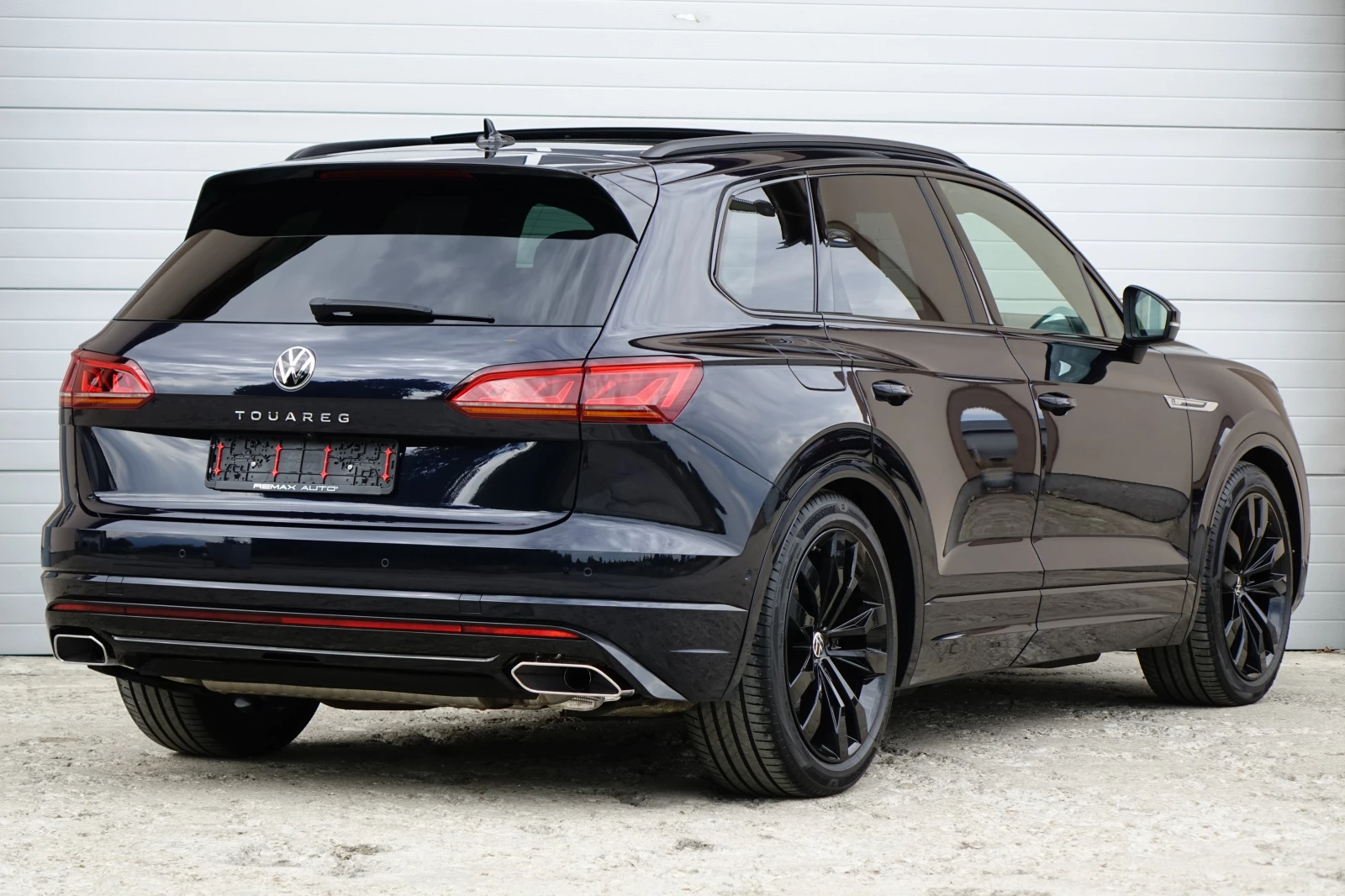 VW Touareg FACELIFT* R-LINE* IQ HD MATRIX LIGHTS* PANO*  - изображение 9