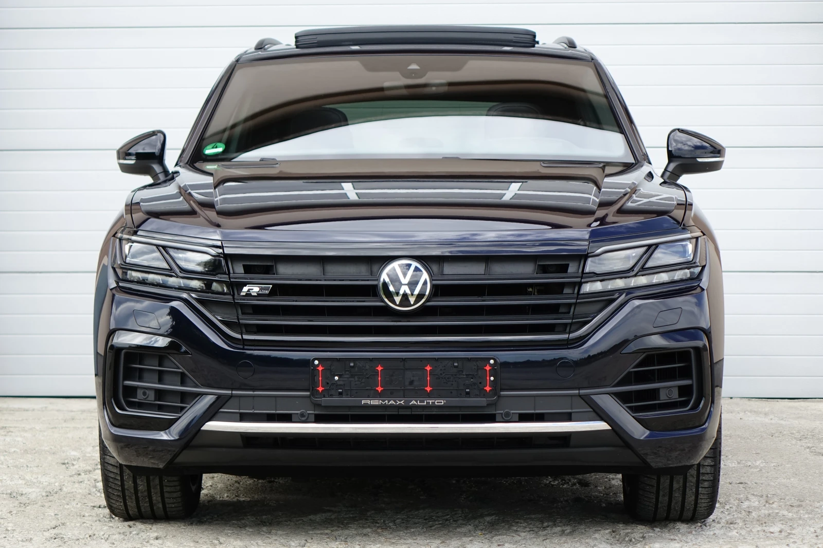 VW Touareg FACELIFT* R-LINE* IQ HD MATRIX LIGHTS* PANO*  - изображение 2