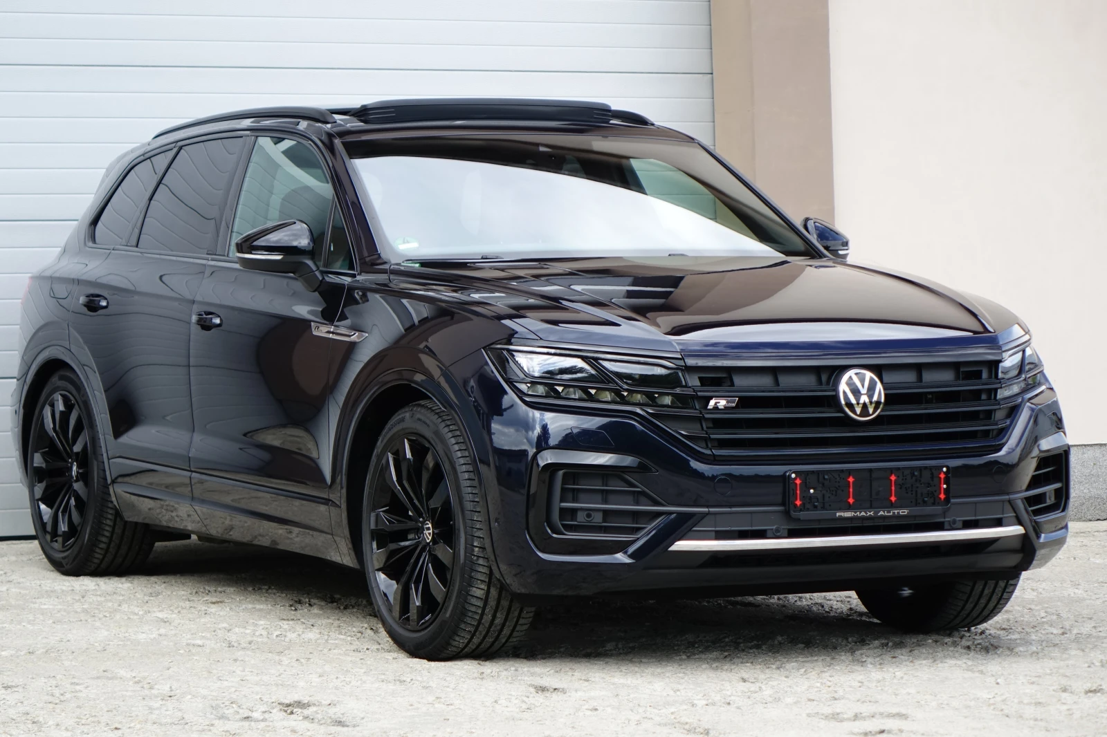 VW Touareg FACELIFT* R-LINE* IQ HD MATRIX LIGHTS* PANO*  - изображение 6
