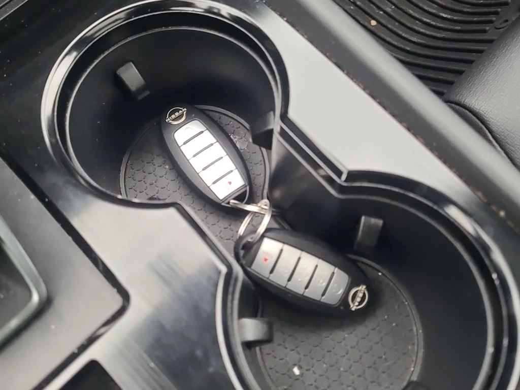 Nissan Rogue * SV * CARFAX *  | Mobile.bg � ����������� 10