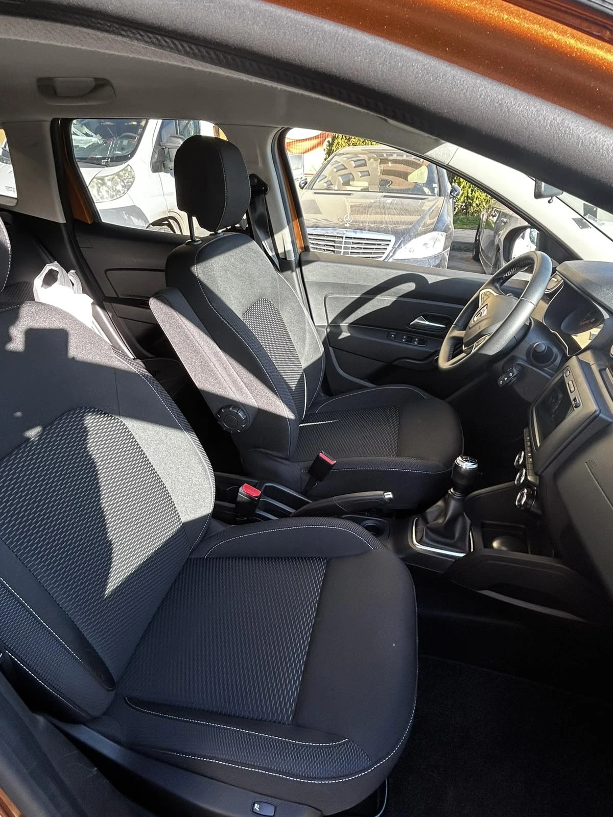 Dacia Duster 1.0 TCe ECO-G LPG, снимка 12 - Автомобили и джипове - 54458045