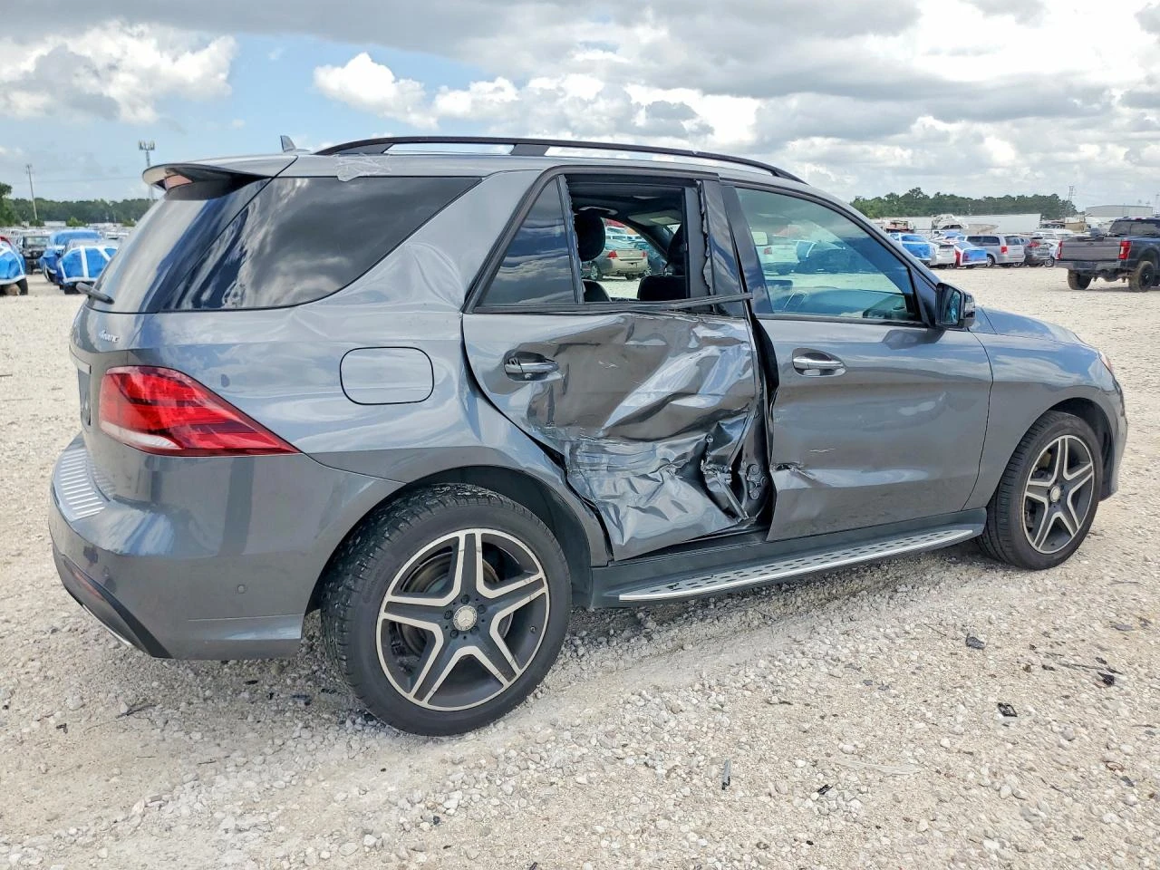 Mercedes-Benz GLE 400 3.0l 4Matic, снимка 3 - Автомобили и джипове - 55465276