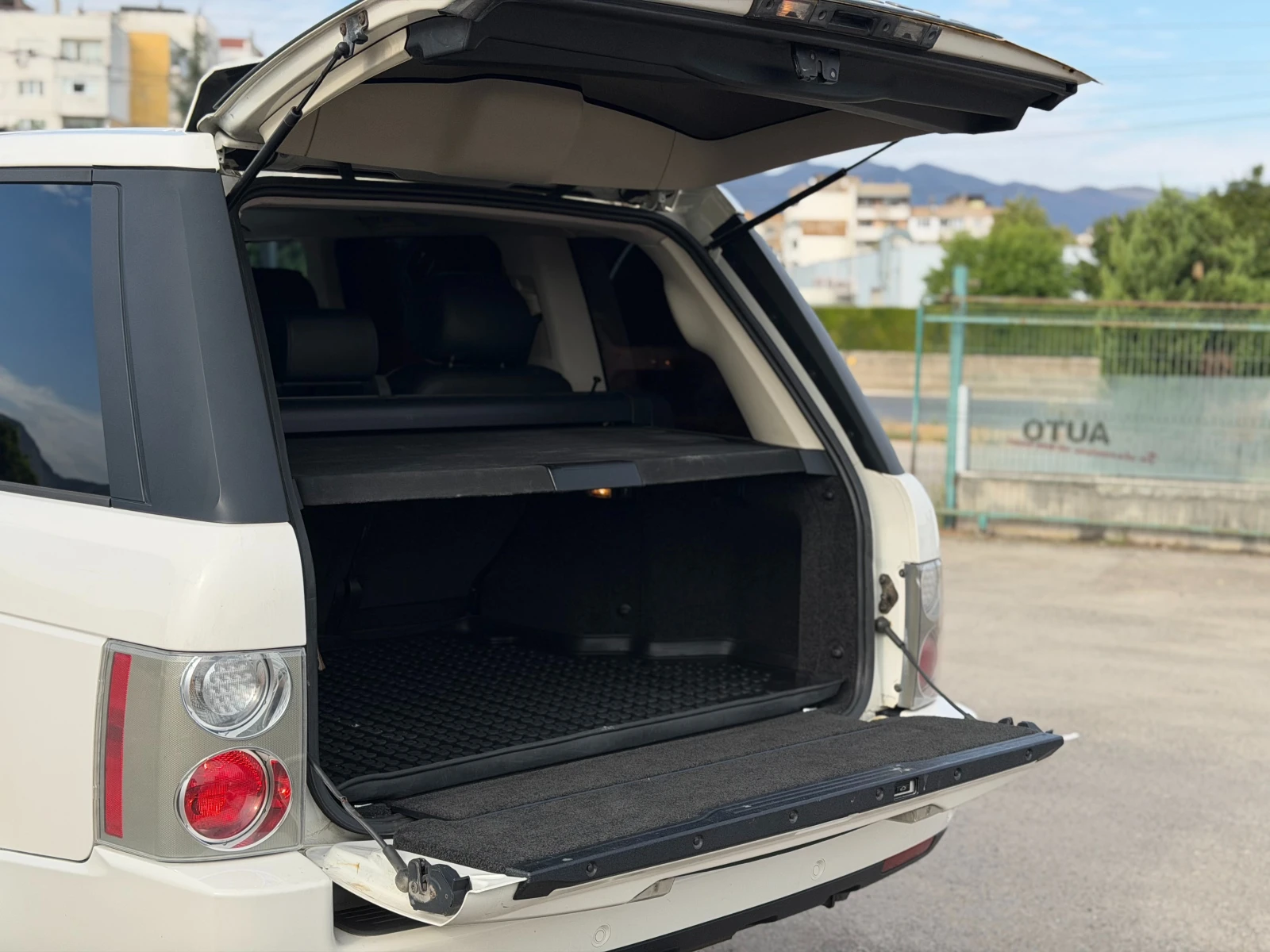 Land Rover Range rover 3.6 TDV8 HSE, снимка 7 - Автомобили и джипове - 56158928