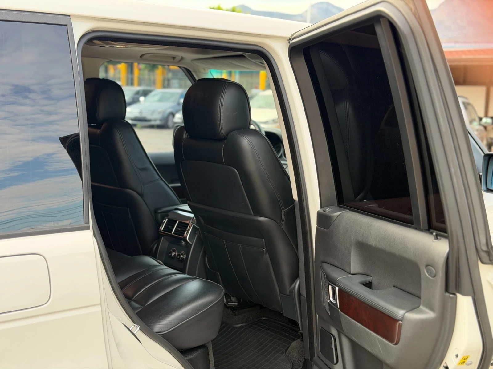 Land Rover Range rover 3.6 TDV8 HSE, снимка 8 - Автомобили и джипове - 56158928