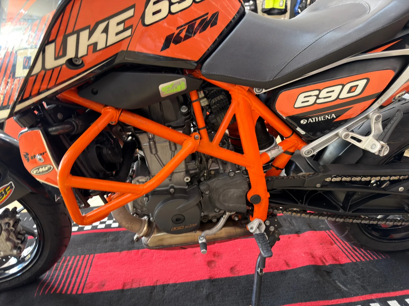 Ktm Duke DUKE 690i ABS AKRAPOVIC - изображение 10