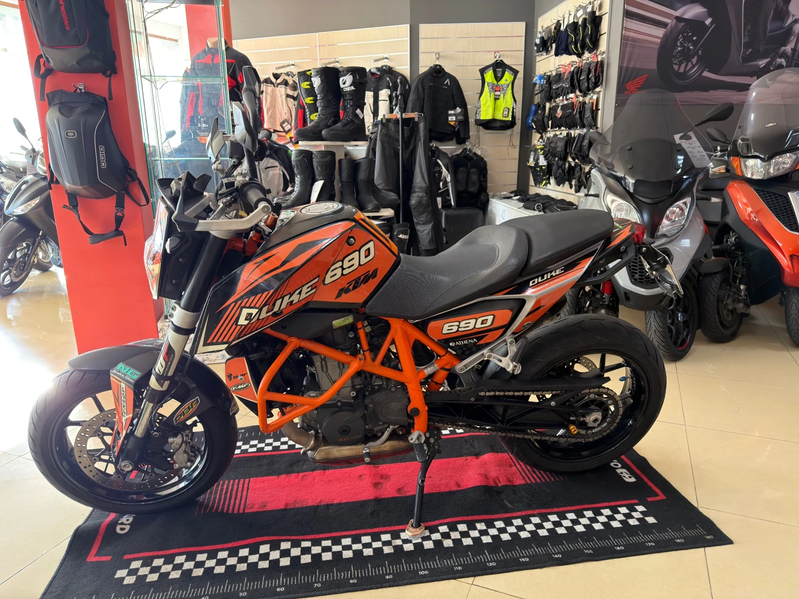Ktm Duke DUKE 690i ABS AKRAPOVIC - изображение 9